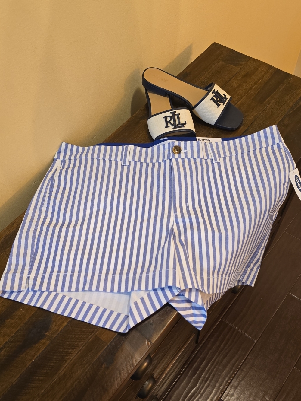 NWT Old Navy Blue/White Striped Cotton Blend Shorts